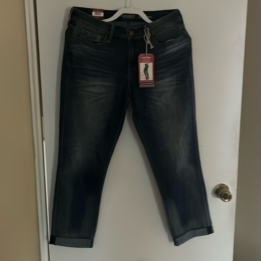 New Levi’s modern slim cuffed cropped stretchy jeans